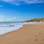 Semesterbostad Montalbano House By Biddizzi Rari - Accesso Diretto Spiaggia, Casa Al Mare *