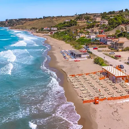 Montalbano House By Biddizzi Rari - Accesso Diretto Spiaggia, Casa Al Mare Semesterbostad *
